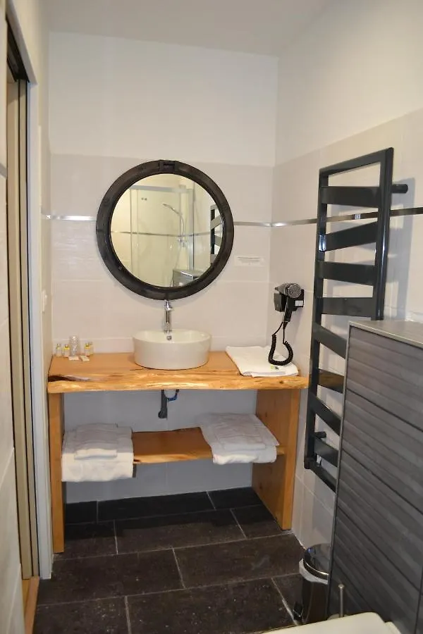 Logis Auberge de Pont Calleck Inguiniel 0*,