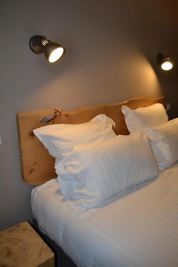 Logis Auberge De Pont Calleck Inguiniel 0*,  France